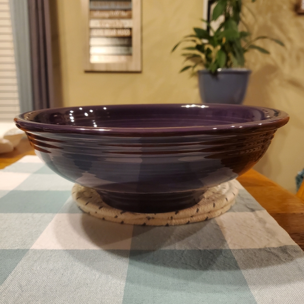 FIESTA RETIRED PLUM PEDESTAL BOWL
